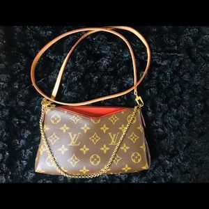 Louis Vuitton Pallas Clutch